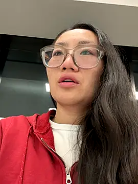 Aliciaz3 online show from November 11, 2025, 9:31 am