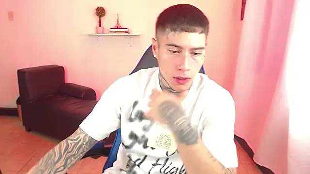 Snapshot of setthomas chatting on September 15, 2025, 1:44 pm setthomas online show from September 15, 2025, 1:44 pm