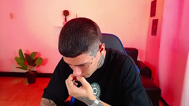 Snapshot of setthomas chatting on September 26, 2025, 2:21 pm setthomas online show from September 26, 2025, 2:21 pm