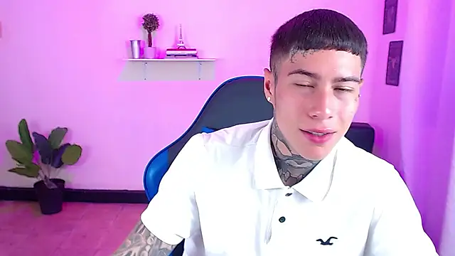 Snapshot of setthomas chatting on October 20, 2025, 3:23 pm setthomas online show from October 20, 2025, 3:23 pm