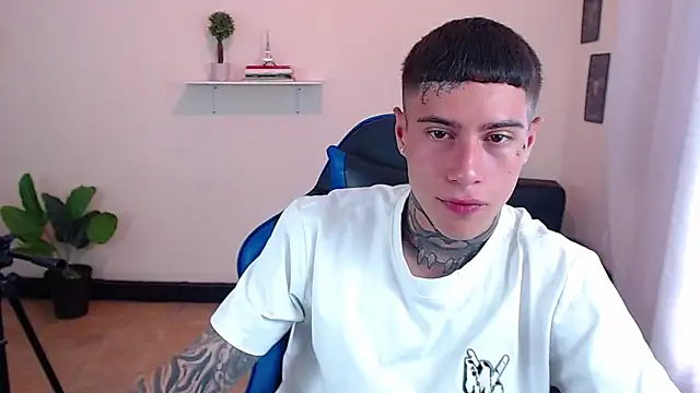 Snapshot of setthomas chatting on October 22, 2025, 3:45 pm setthomas online show from October 22, 2025, 3:45 pm