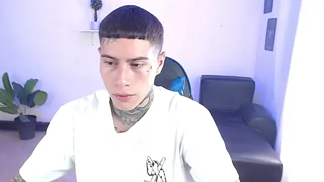 Snapshot of setthomas chatting on October 28, 2025, 3:04 pm setthomas online show from October 28, 2025, 3:04 pm