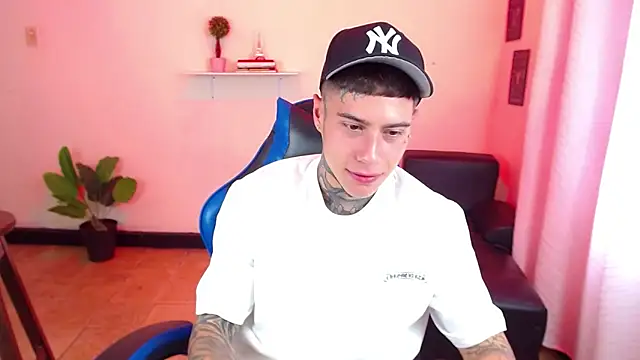 Snapshot of setthomas chatting on November 6, 2025, 2:40 pm setthomas online show from November 6, 2025, 2:40 pm