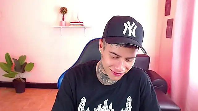 Snapshot of setthomas chatting on November 11, 2025, 2:39 pm setthomas online show from November 11, 2025, 2:39 pm