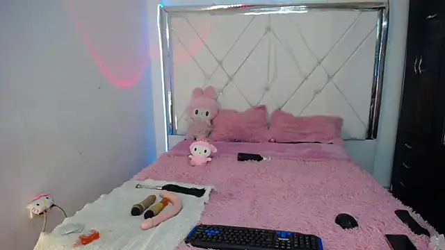 Snapshot of Dulce_petit_ chatting on September 15, 2025, 11:32 am Dulce petit online show from September 15, 2025, 11:32 am