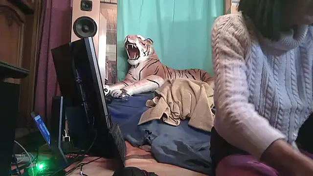 Snapshot of SissiDomination chatting on September 12, 2025, 8:42 pm SissiDomination online show from September 12, 2025, 8:42 pm