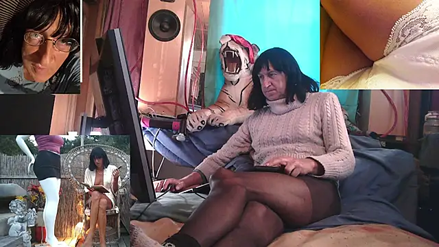 Snapshot of SissiDomination chatting on December 1, 2025, 8:30 am SissiDomination online show from December 1, 2025, 8:30 am