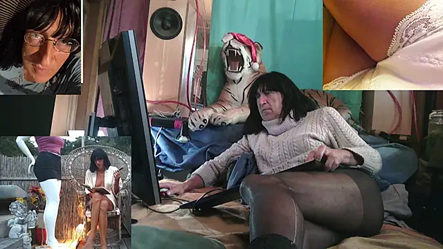 Snapshot of SissiDomination chatting on December 3, 2025, 1:02 am SissiDomination online show from December 3, 2025, 1:02 am