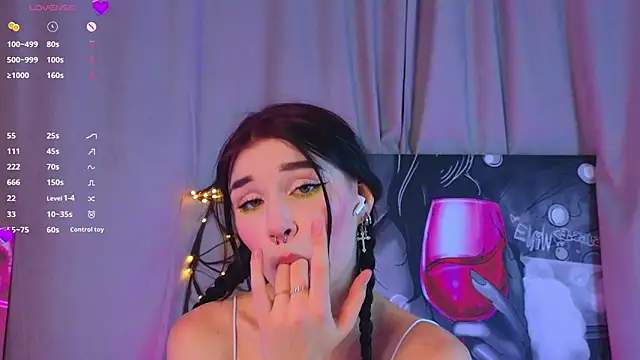 JenniferSullivan online show from November 16, 2025, 8:14 pm