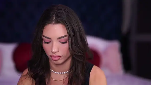 LalaRoze online show from November 12, 2025, 7:57 pm