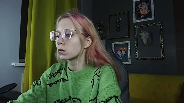 SakuraBliss online show from October 28, 2025, 2:20 pm