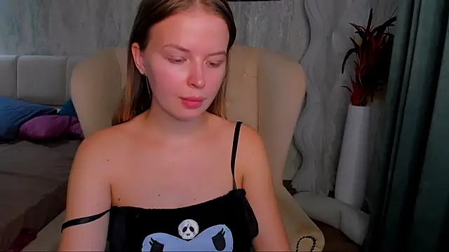 LaurennHill online show from September 23, 2025, 12:46 am