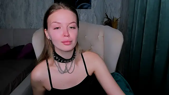 LaurennHill online show from October 15, 2025, 12:22 am