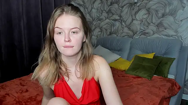 LaurennHill online show from November 26, 2025, 12:11 am