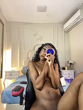 Anamonrroe online show from November 14, 2025, 4:49 pm