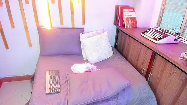 Jennifer Vega1 online show from September 24, 2025, 12:47 am