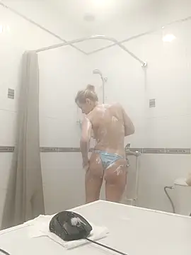 Snapshot of Julia_Giulia chatting on November 21, 2025, 11:58 pm Julia Giulia online show from November 21, 2025, 11:58 pm