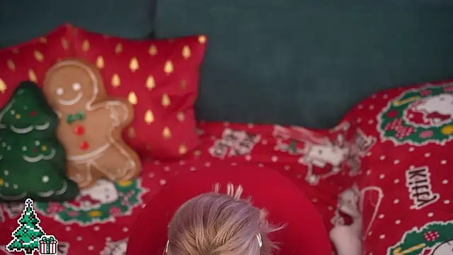 Snapshot of lil_tweety chatting on December 13, 2025, 7:53 pm lil tweety online show from December 13, 2025, 7:53 pm