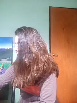 Snapshot of Merida2276 chatting on October 27, 2025, 4:11 pm Merida2276 online show from October 27, 2025, 4:11 pm