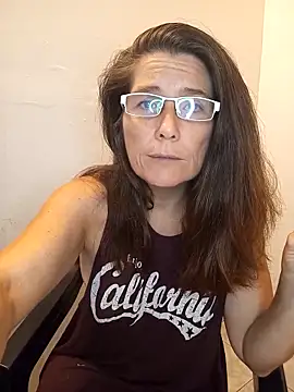 Snapshot of Merida2276 chatting on December 3, 2025, 2:41 am Merida2276 online show from December 3, 2025, 2:41 am