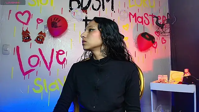 Sweettpleasure online show from November 14, 2025, 2:05 pm