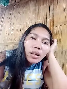 Snapshot of prettymom35 chatting on October 27, 2025, 1:53 am prettymom35 online show from October 27, 2025, 1:53 am