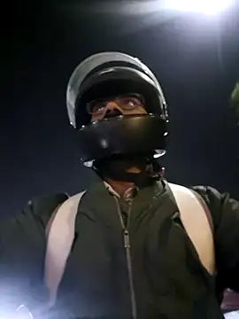 Snapshot of YoursThickDick chatting on November 18, 2025, 4:11 pm YoursThickDick online show from November 18, 2025, 4:11 pm