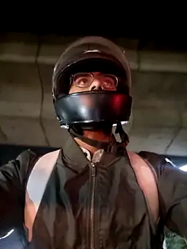 Snapshot of YoursThickDick chatting on November 20, 2025, 4:18 pm YoursThickDick online show from November 20, 2025, 4:18 pm