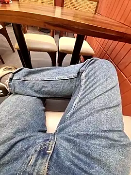 Snapshot of YoursThickDick chatting on December 2, 2025, 9:47 am YoursThickDick online show from December 2, 2025, 9:47 am