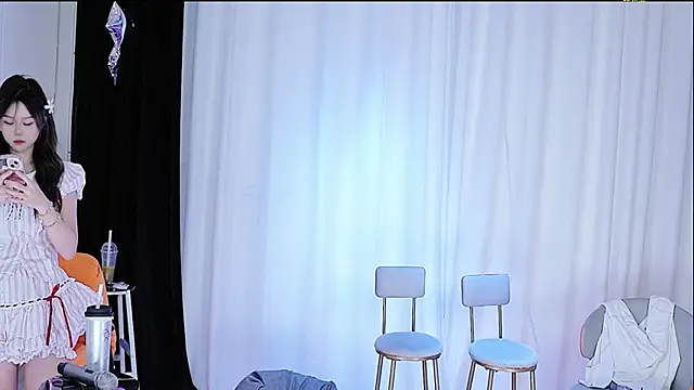 Snapshot of QY_001 chatting on September 22, 2025, 12:51 pm QY 001 online show from September 22, 2025, 12:51 pm