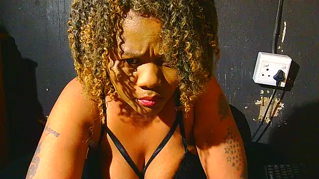 Augustine-Blooomxx online show from October 20, 2025, 12:33 am