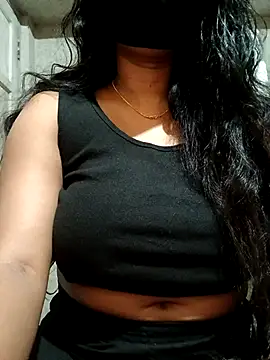 Snapshot of DiyaRoy49 chatting on November 16, 2025, 5:29 pm DiyaRoy49 online show from November 16, 2025, 5:29 pm