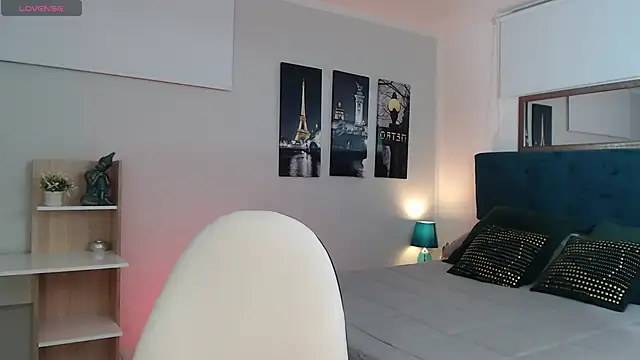 Snapshot of madame_lottie chatting on October 7, 2025, 12:35 pm madame lottie online show from October 7, 2025, 12:35 pm