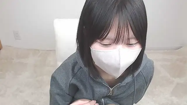 Snapshot of yuna_rin chatting on November 8, 2025, 11:43 am yuna rin online show from November 8, 2025, 11:43 am