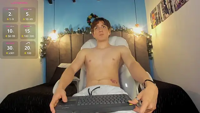 Snapshot of Oscar_and_dani chatting on November 17, 2025, 2:17 am Oscar and dani online show from November 17, 2025, 2:17 am