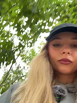 BabyAnais online show from September 25, 2025, 10:30 am