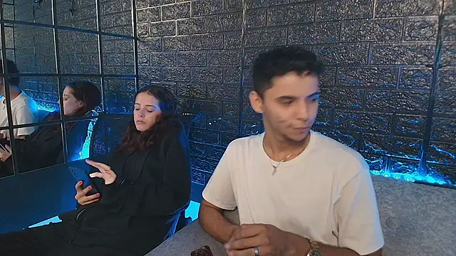 Snapshot of HellAndDante_ chatting on November 28, 2025, 1:19 am HellAndDante online show from November 28, 2025, 1:19 am