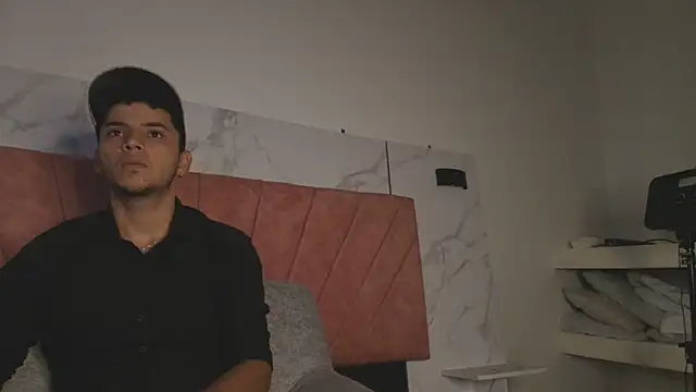 Snapshot of HellAndDante_ chatting on December 3, 2025, 9:29 am HellAndDante online show from December 3, 2025, 9:29 am