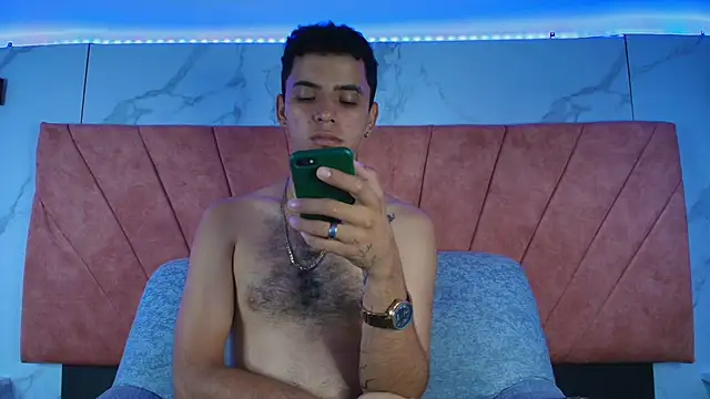 Snapshot of HellAndDante_ chatting on December 5, 2025, 4:10 am HellAndDante online show from December 5, 2025, 4:10 am