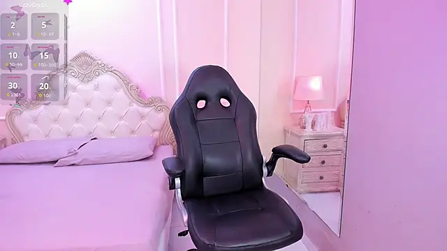 AmyBlackwood online show from October 6, 2025, 7:33 pm