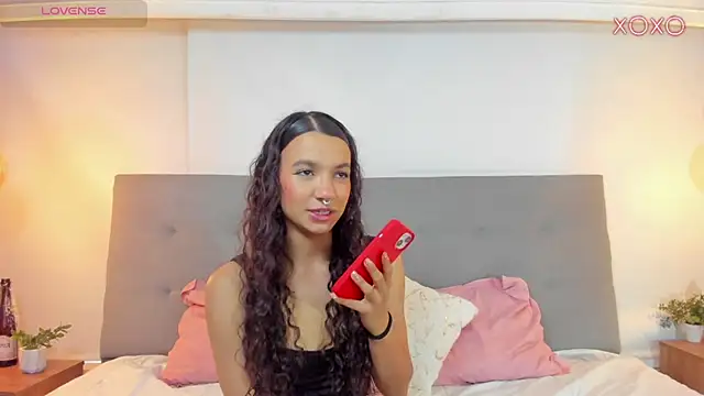 Snapshot of Luna_Claire chatting on November 20, 2025, 12:49 pm Luna Claire online show from November 20, 2025, 12:49 pm