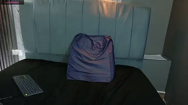 angeles azul online show from September 14, 2025, 4:50 pm