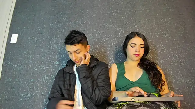 Snapshot of NickandAbby_ chatting on November 18, 2025, 12:42 pm NickandAbby online show from November 18, 2025, 12:42 pm