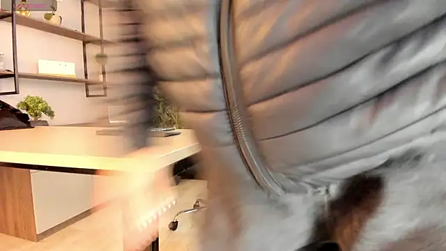 nicktorn online show from November 28, 2025, 12:52 pm