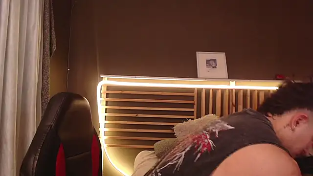 Snapshot of PaulEvens chatting on October 23, 2025, 1:10 pm PaulEvens online show from October 23, 2025, 1:10 pm