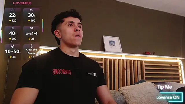 Snapshot of PaulEvens chatting on October 24, 2025, 2:02 pm PaulEvens online show from October 24, 2025, 2:02 pm