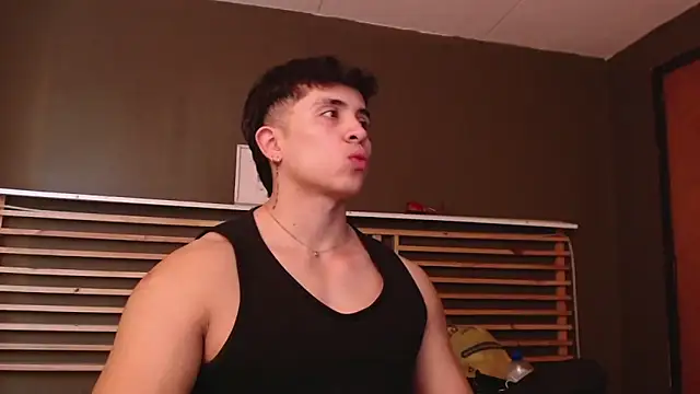 Snapshot of PaulEvens chatting on October 27, 2025, 1:04 pm PaulEvens online show from October 27, 2025, 1:04 pm