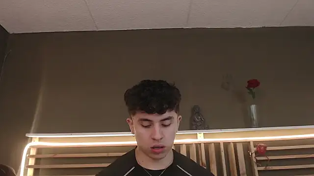 Snapshot of PaulEvens chatting on November 21, 2025, 1:32 pm PaulEvens online show from November 21, 2025, 1:32 pm