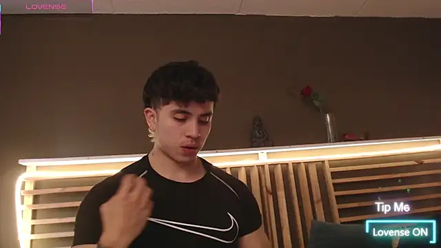 Snapshot of PaulEvens chatting on December 2, 2025, 1:28 pm PaulEvens online show from December 2, 2025, 1:28 pm