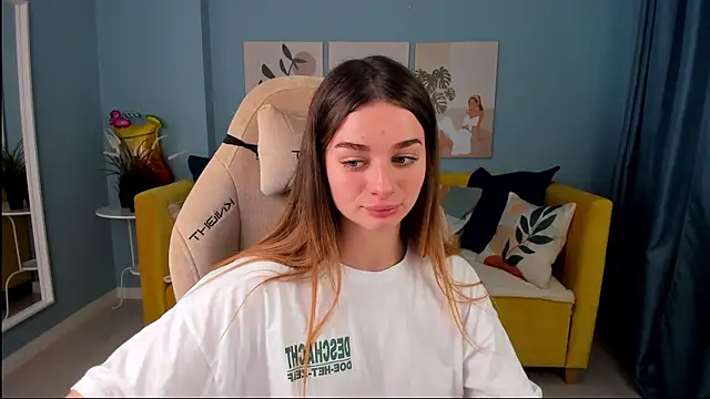 SweetyLicky online show from September 8, 2025, 2:27 pm